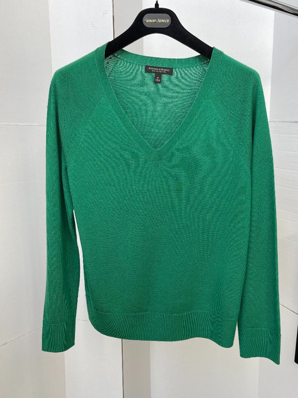NWOT Banana Republic V-Neck Green Merino Wool Sweater sz M